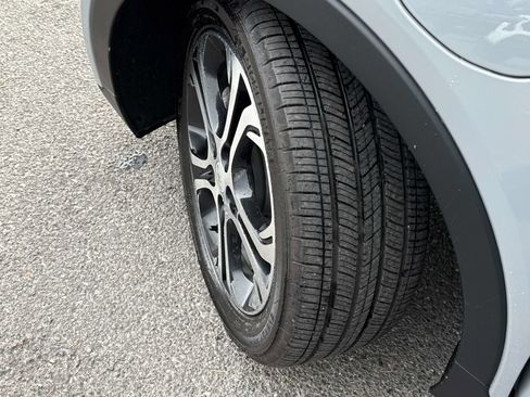 Used 2020 Chevrolet Bolt Premier w/ Infotainment Package image 8