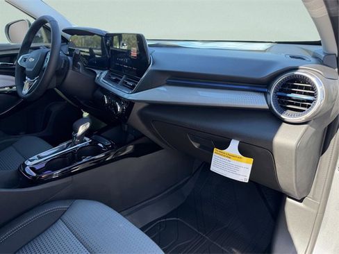 New 2026 Chevrolet Trax LT w/ Driver Confidence Package image 16