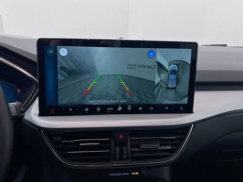 New 2025 Ford Escape SE w/ PHEV Premium Package image 21