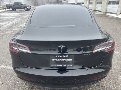Used 2023 Tesla Model 3 Standard Range image 5