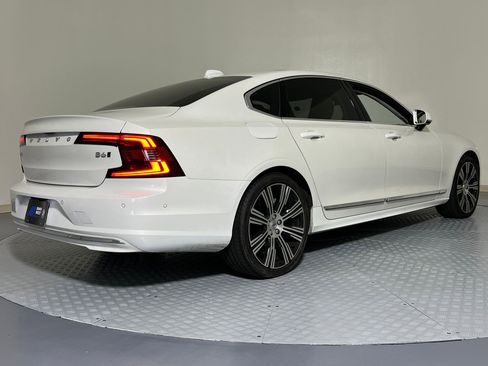 Used 2025 Volvo S90 B6 Plus image 9