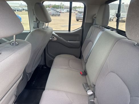 Used 2020 Nissan Frontier SV w/ Midnight Edition Floor Mats image 39