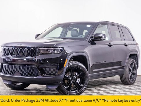 New 2025 Jeep Grand Cherokee Altitude image 2