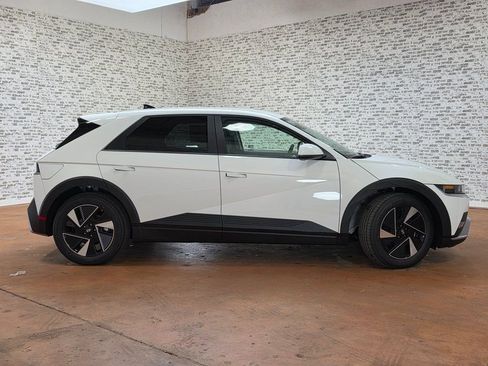 New 2026 Hyundai Ioniq 5 SE image 8