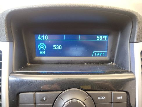 Used 2014 Chevrolet Cruze LT image 25