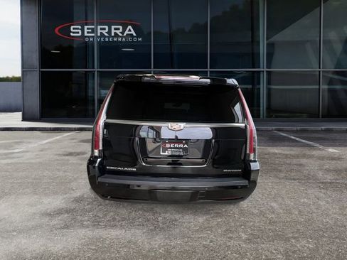 Used 2016 Cadillac Escalade ESV Platinum AWD/4WD image 3