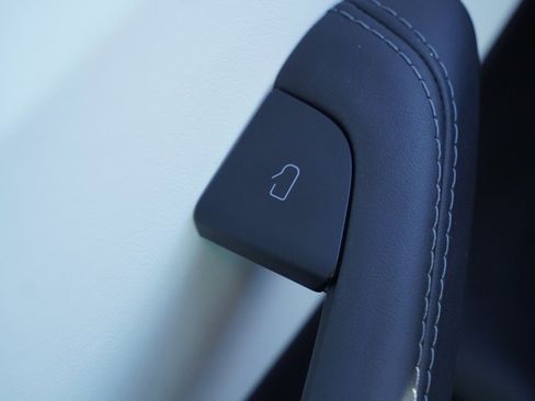 Used 2025 Tesla Model 3 Long Range image 8