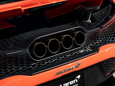 Used 2021 McLaren 765LT image 28