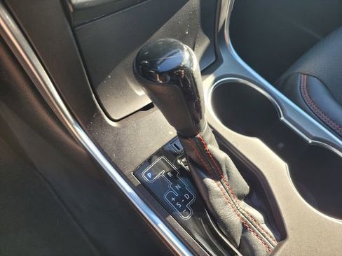 Used 2016 Toyota Camry SE image 18