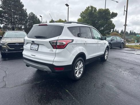 Used 2018 Ford Escape SE w/ Ford Safe & Smart Package AWD/4WD image 5