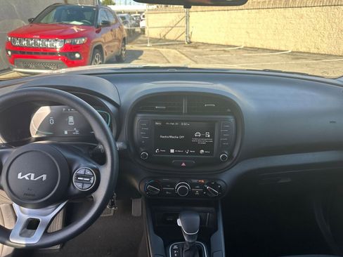 Used 2025 Kia Soul LX w/ LX Technology Package image 38