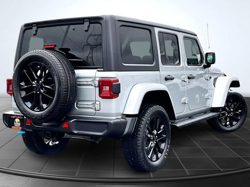 Used 2023 Jeep Wrangler Sahara image 23