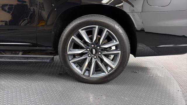 Used 2021 Cadillac Escalade ESV Sport Platinum RWD image 37