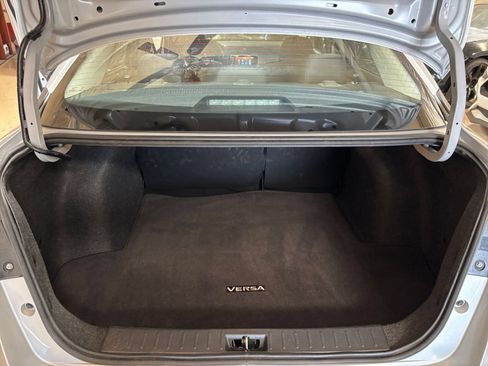 Used 2025 Nissan Versa SV FWD image 29