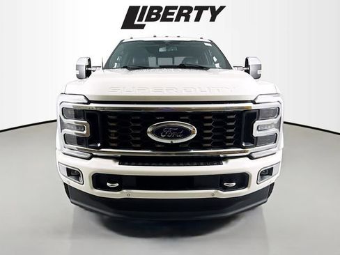 Used 2024 Ford F450 Platinum w/ FX4 Off-Road Package image 2