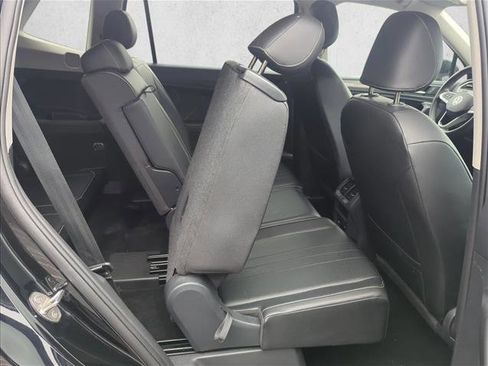 Used 2024 Volkswagen Tiguan SE image 24