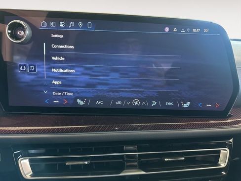 New 2026 Chevrolet Traverse Z71 w/ Driver Confidence Package AWD/4WD image 35