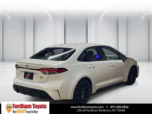 Used 2024 Toyota Corolla SE w/ SE Premium Package FWD image 7