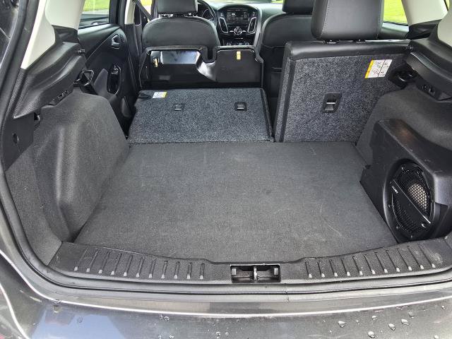 Used 2015 Ford Focus Titanium w/ Titanium Cold Weather Package FWD image 32