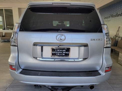 Used 2019 Lexus GX 460 image 4