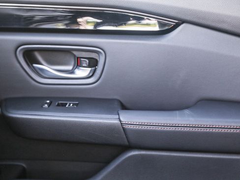 Used 2025 Honda Pilot TrailSport image 25