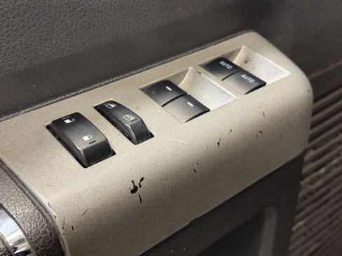 Used 2014 Ford F250 Lariat w/ Chrome Package image 10