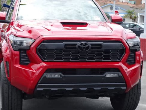 Certified 2024 Toyota Tacoma TRD Sport w/ TRD Sport Upgrade Package AWD/4WD image 4