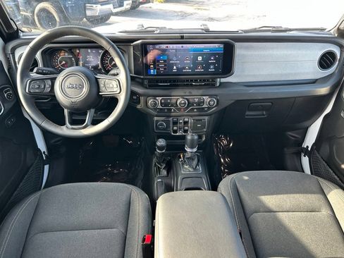 Used 2024 Jeep Wrangler Unlimited Sport AWD/4WD image 31