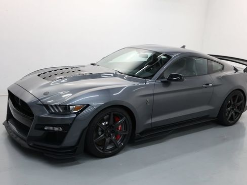 Used 2022 Ford Mustang Shelby GT500 w/ Carbon Fiber Track Pack RWD image 55