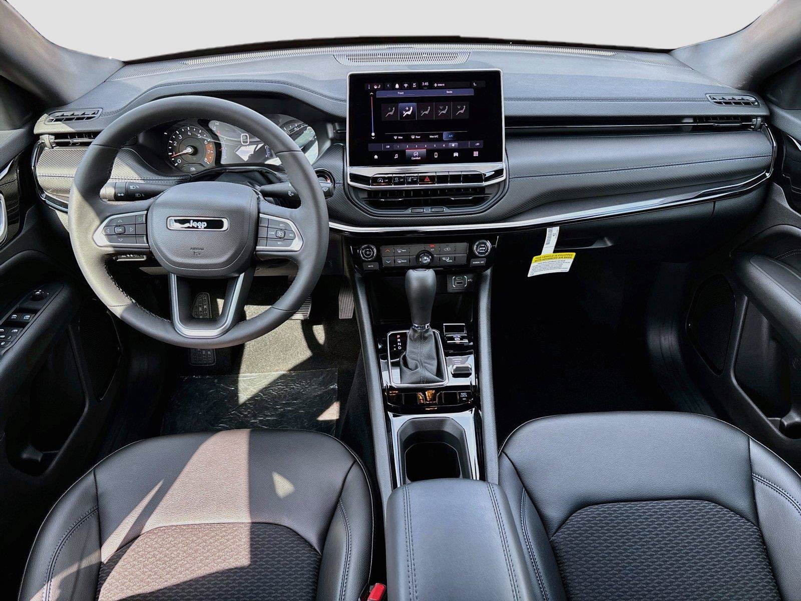 New 2026 Jeep Compass Latitude AWD/4WD image 30