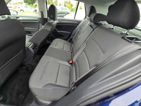 Used 2019 Volkswagen e-Golf SE w/ Driver Assistance Package FWD image 17
