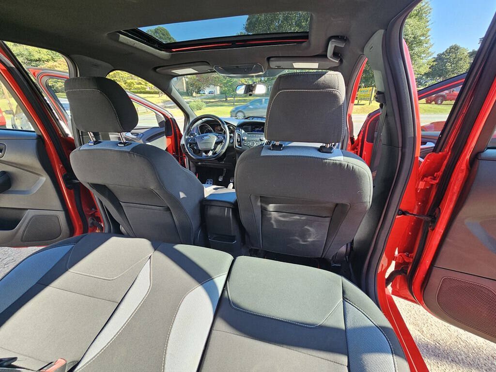 Used 2016 Ford Focus ST FWD image 20