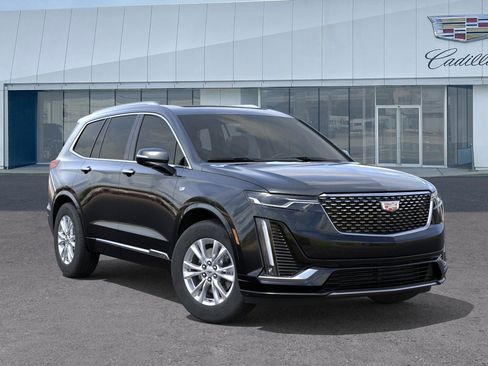 New 2025 Cadillac XT6 Luxury image 7
