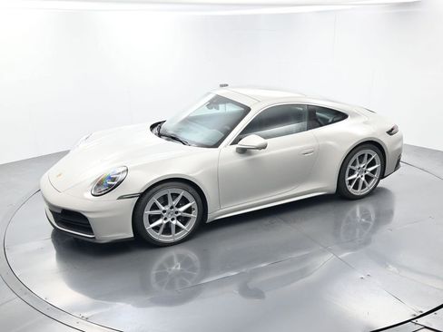 Certified 2025 Porsche 911 Carrera RWD image 33