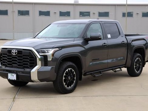 New 2026 Toyota Tundra SR5 AWD/4WD image 3