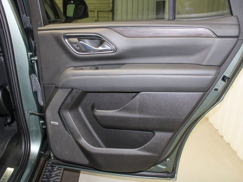 Used 2023 Chevrolet Tahoe Z71 w/ Luxury Package image 24
