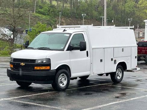 New 2024 Chevrolet Express 3500 w/ Power Convenience Package image 8