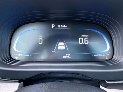 Used 2024 Hyundai Venue SEL image 22