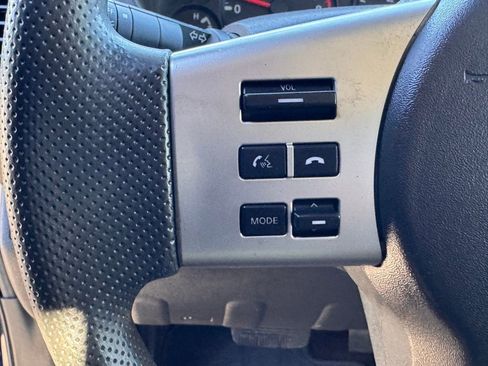 Used 2014 Nissan Frontier SV image 14