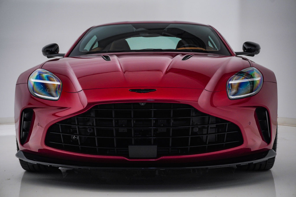 Used 2025 Aston Martin V8 Vantage Coupe RWD image 5