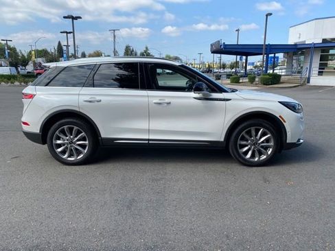 Used 2022 Lincoln Corsair AWD w/ Premium Package image 8