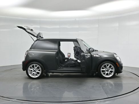 Used 2011 MINI Cooper S image 4