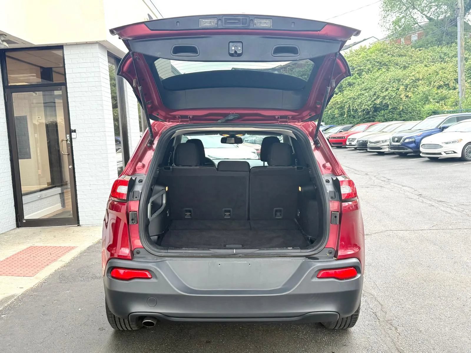 Used 2014 Jeep Cherokee Sport FWD image 9
