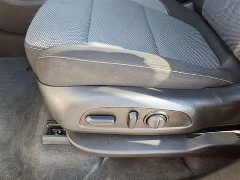 Certified 2021 Chevrolet Traverse LT FWD image 16
