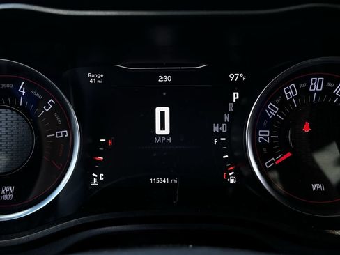 Used 2020 Dodge Challenger SXT RWD image 15