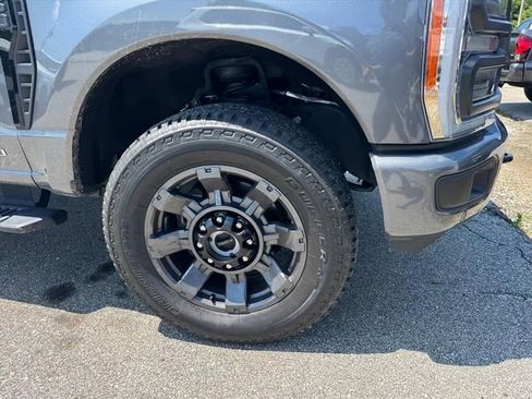 Used 2023 Ford F250 Lariat w/ Lariat Ultimate Package AWD/4WD image 2