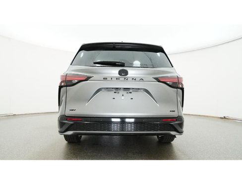 New 2026 Toyota Sienna XSE FWD image 23