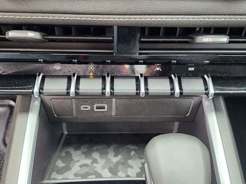 Used 2026 Chevrolet Colorado LT image 18