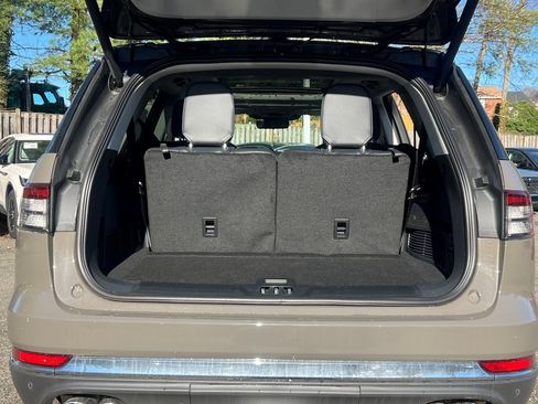 New 2026 Lincoln Aviator AWD image 14