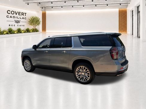 Used 2024 Chevrolet Suburban Premier w/ Advanced Technology Package AWD/4WD image 10